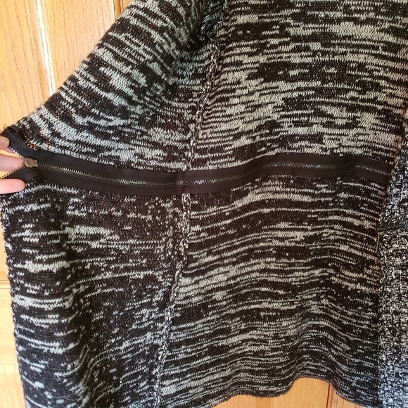 Roz & Ali Cardigan - Picture 3 of 6